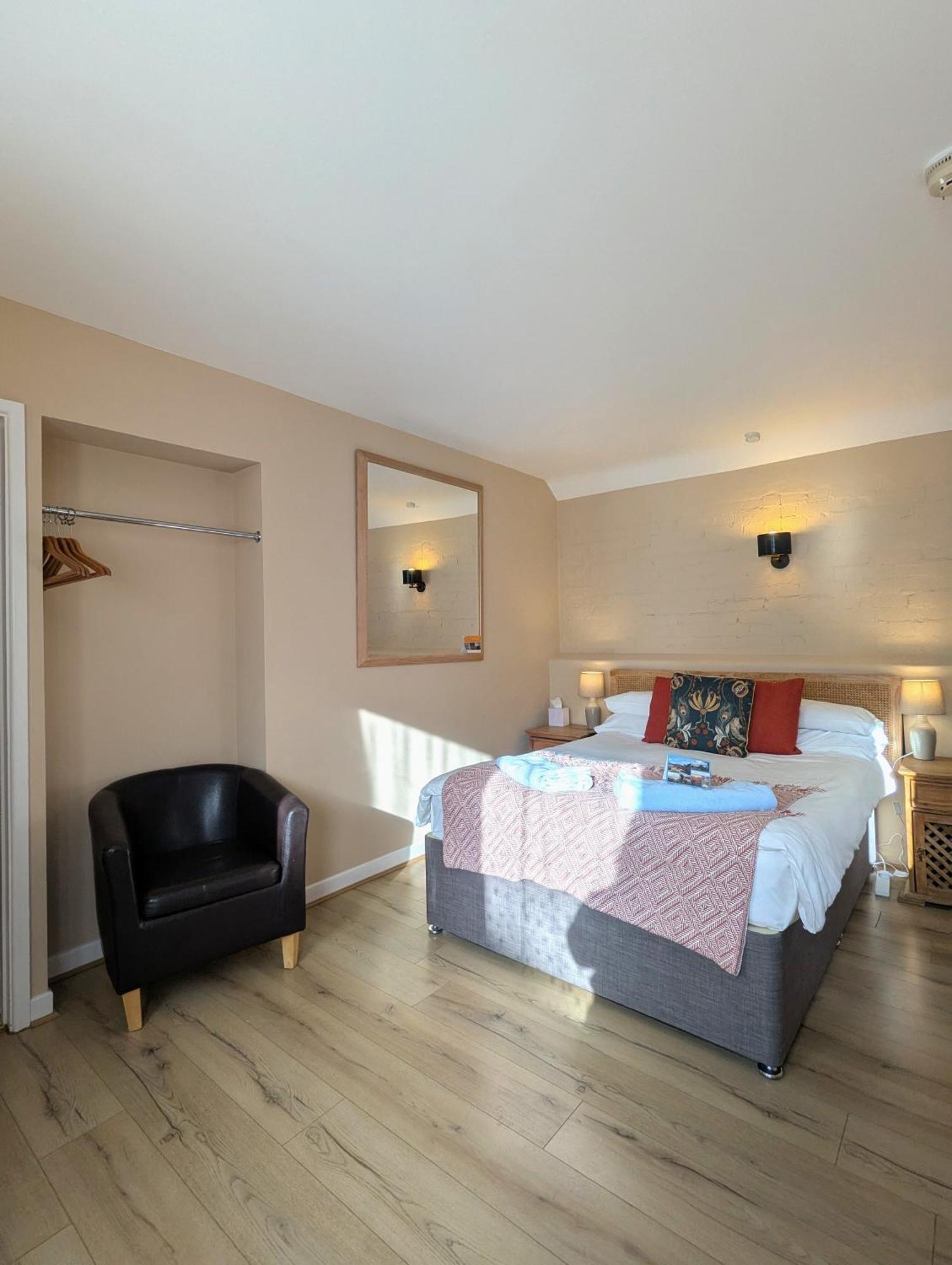 Kingfisher Barn B&B Abingdon-on-Thames ภายนอก รูปภาพ